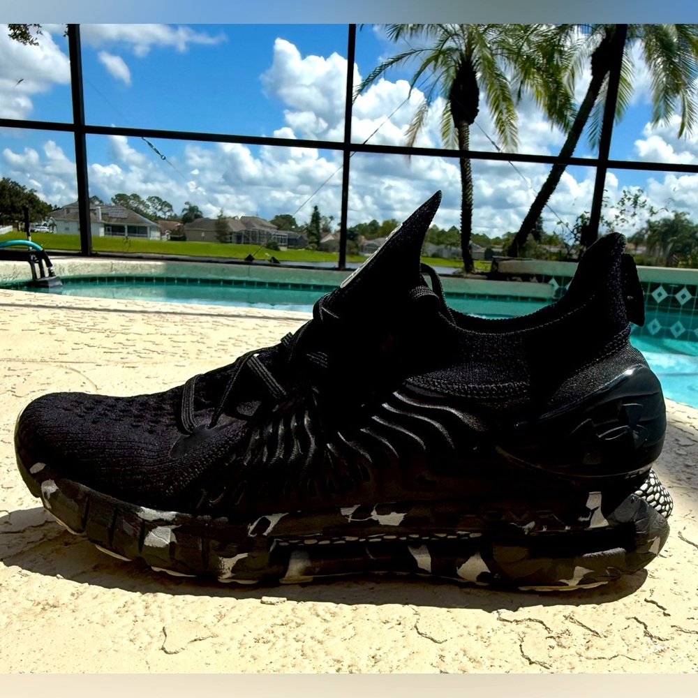 HOVR Phantom RN Ops 'Black Camo' Limited Edition (Men 10 1/2)